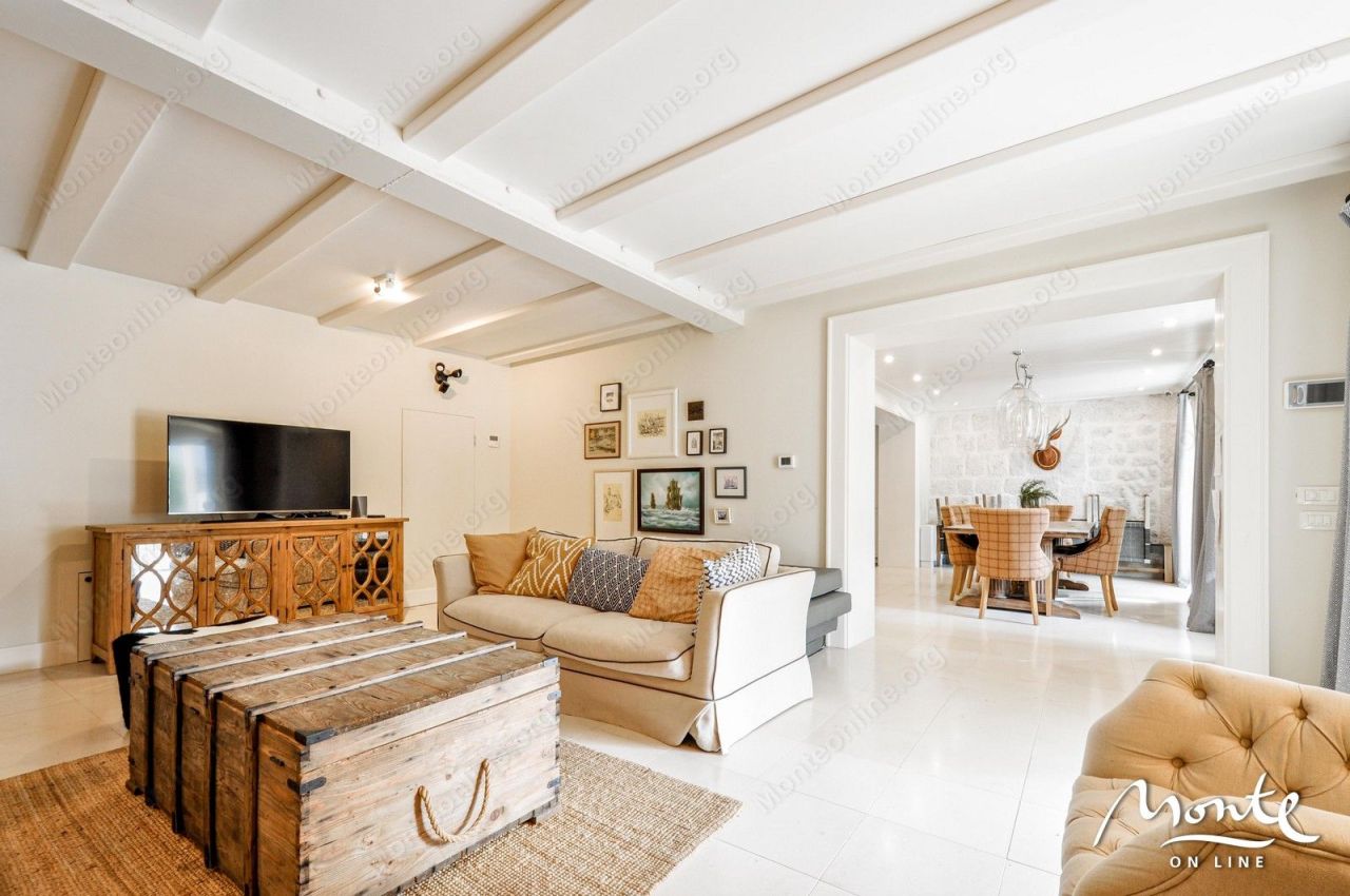 Villa en Dobrota, Montenegro, 490 m² - imagen 5