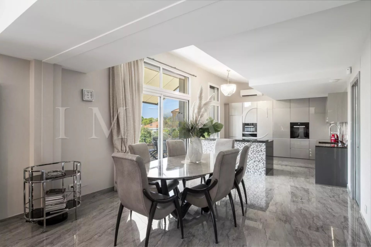 Flat in Cannes, France, 186 m² - picture 4