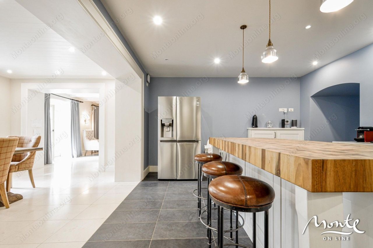 Villa en Dobrota, Montenegro, 490 m² - imagen 17