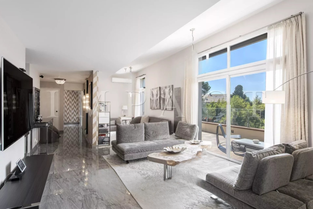 Flat in Cannes, France, 186 m² - picture 7