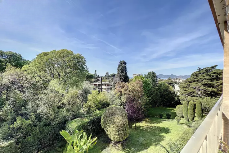 Flat in Cannes, France, 56 m² - picture 3