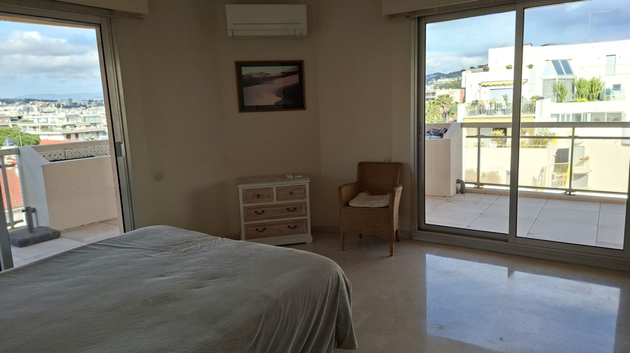Flat in Cannes, France, 194 m² - picture 8
