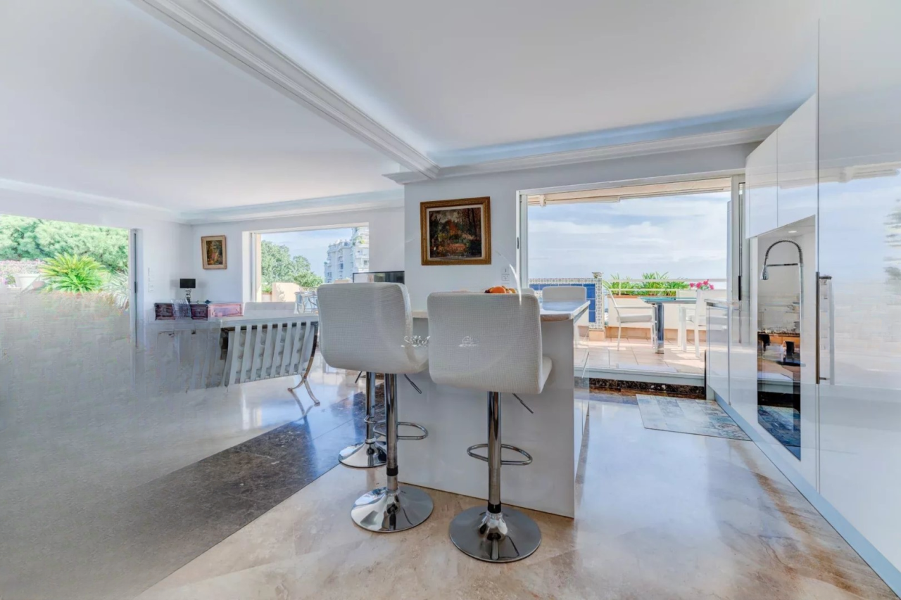 Flat in Cannes, France, 120 m² - picture 10