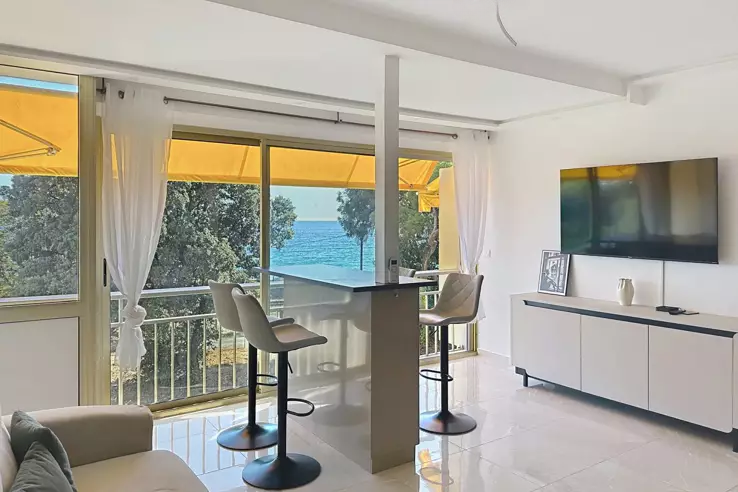 Flat in Cannes, France, 33 m² - picture 4