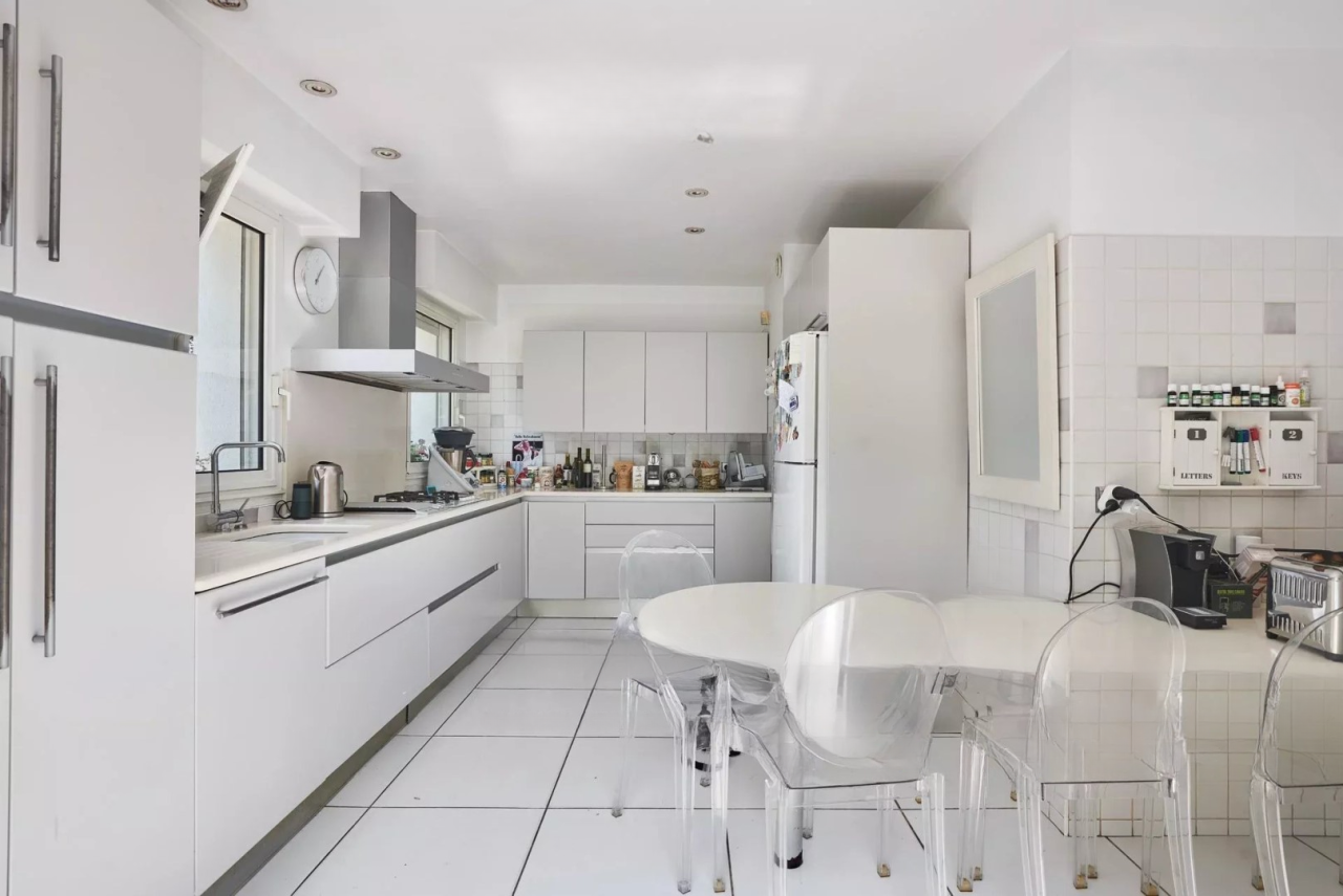 Flat in Cannes, France, 176 m² - picture 11