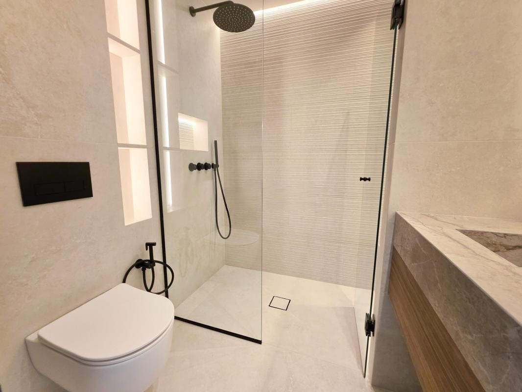 Flat in Cannes, France, 90 m² - picture 11