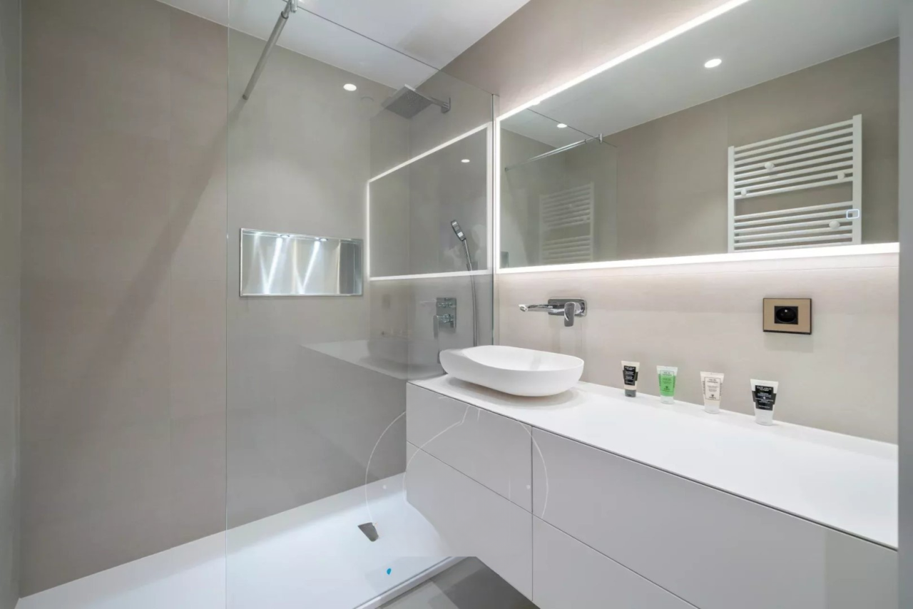Flat in Cannes, France, 104 m² - picture 11