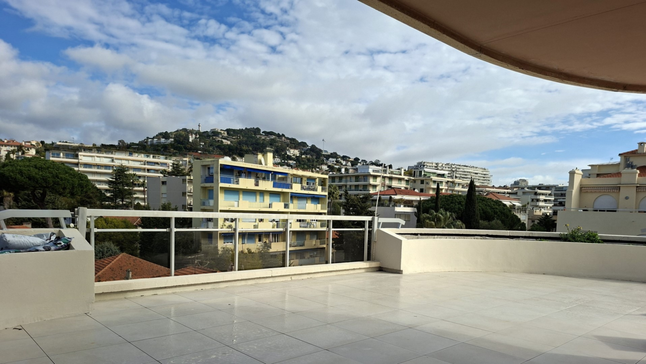 Flat in Cannes, France, 194 m² - picture 12