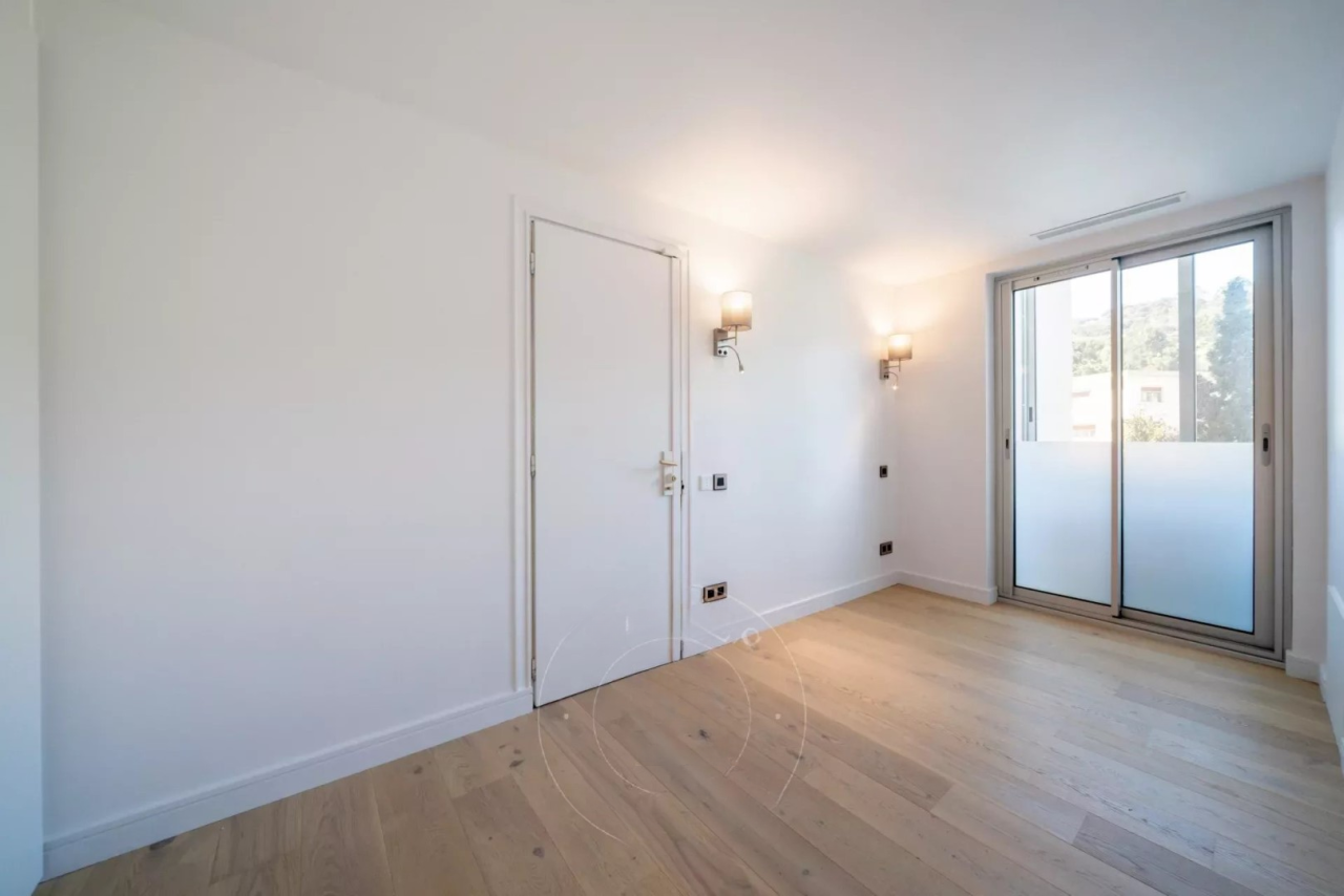 Flat in Cannes, France, 104 m² - picture 12