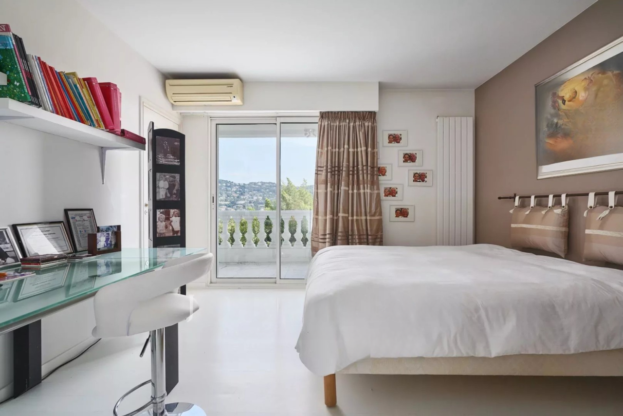 Flat in Cannes, France, 176 m² - picture 15