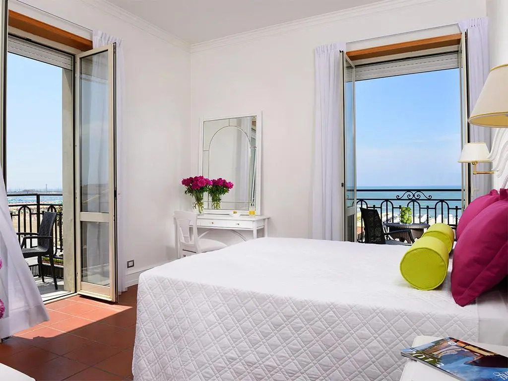 Hotel in Livorno, Italy, 4 000 m² - picture 1