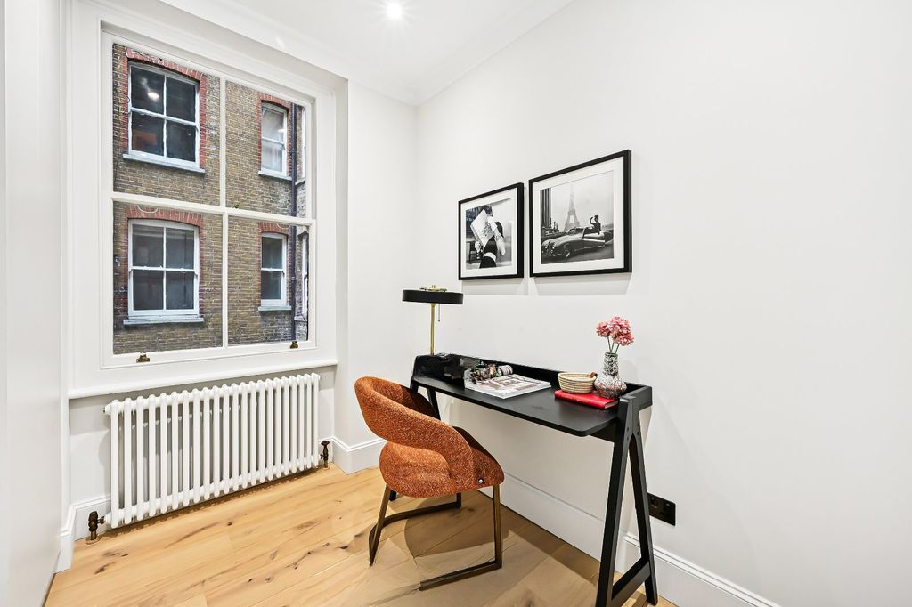 Flat in London, United Kingdom, 161 m² - picture 5