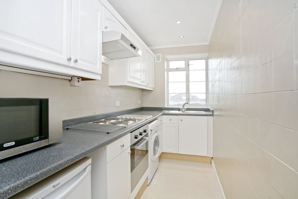 Flat in London, United Kingdom, 60 m² - picture 6