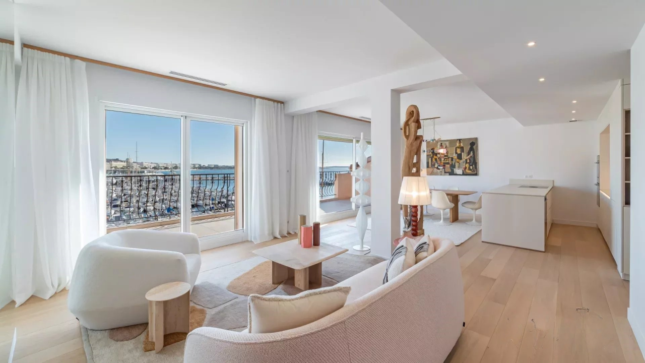 Flat in Cannes, France, 111 m² - picture 2