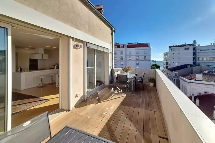 Flat in Cannes, France, 128 m² - picture 1