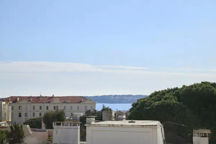 Flat in Cannes, France, 55 m² - picture 4