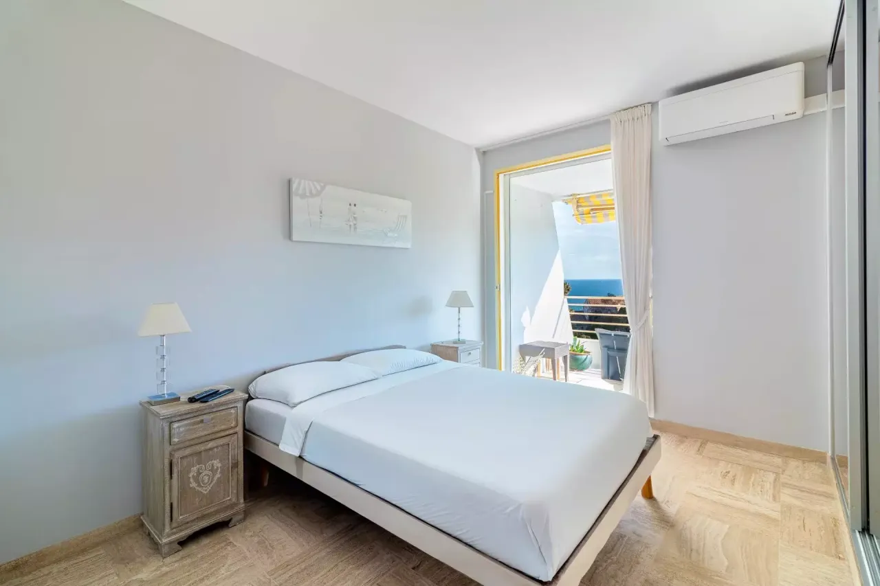 Apartment in Cannes, France, 97 m² - picture 5