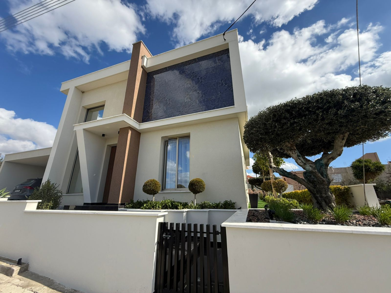 Piso en Episkopi, Chipre, 250 m² - imagen 1