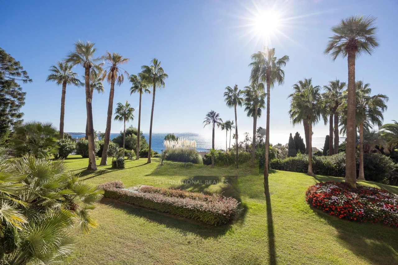 Flat in Cannes, France, 115 m² - picture 1