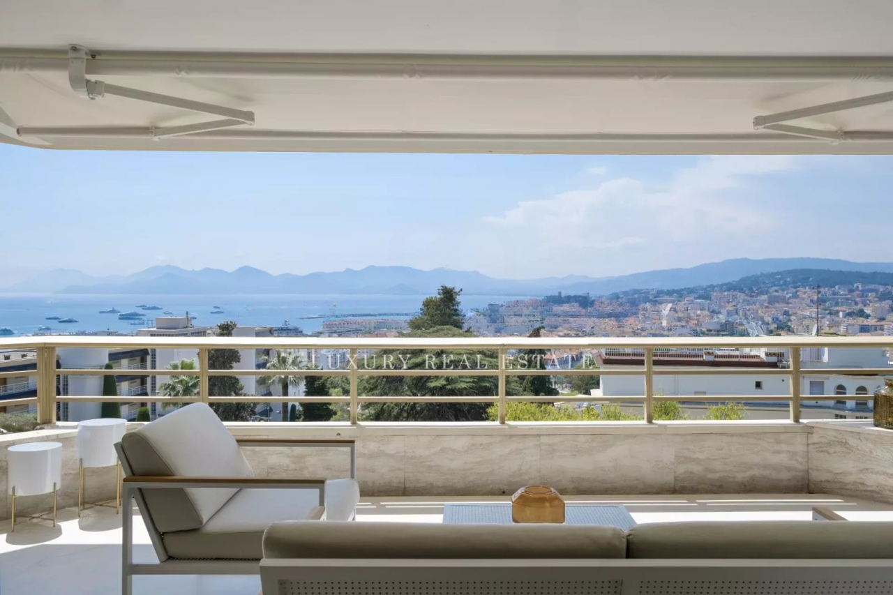 Flat in Cannes, France, 100 m² - picture 1