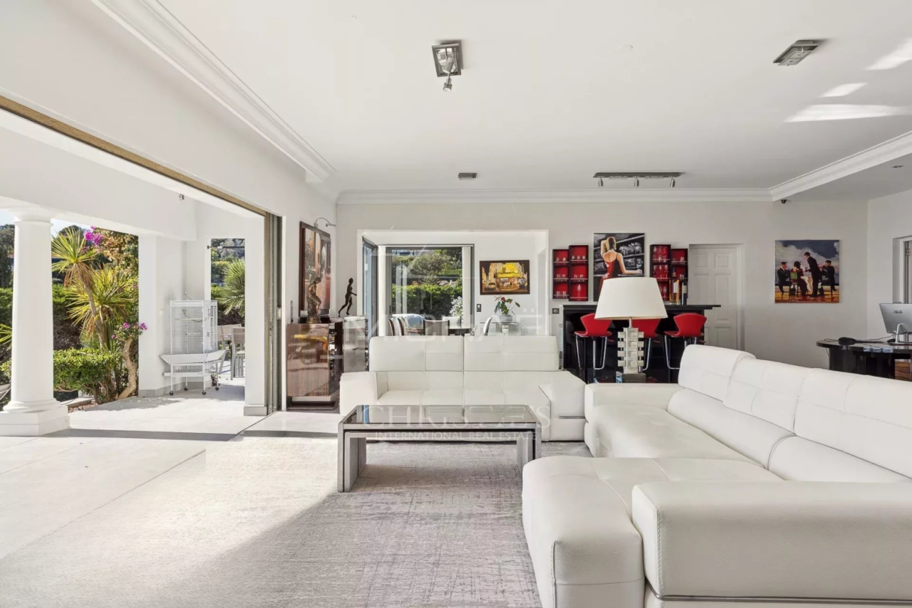 Flat in Cannes, France, 350 m² - picture 2