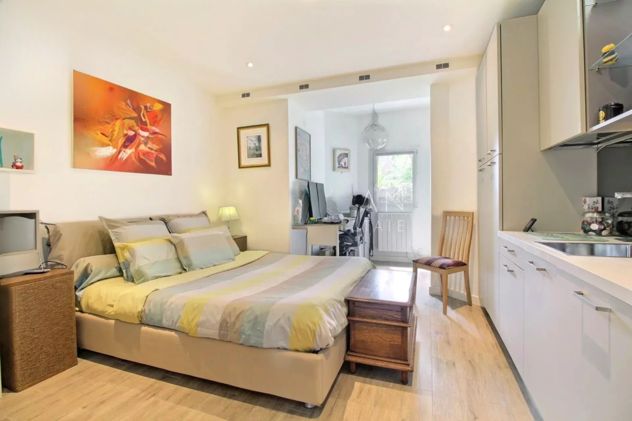 Flat in Cannes, France, 160 m² - picture 11