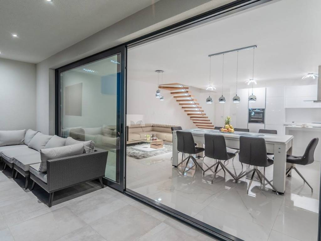 Casa en Opatija, Croacia, 210 m² - imagen 3