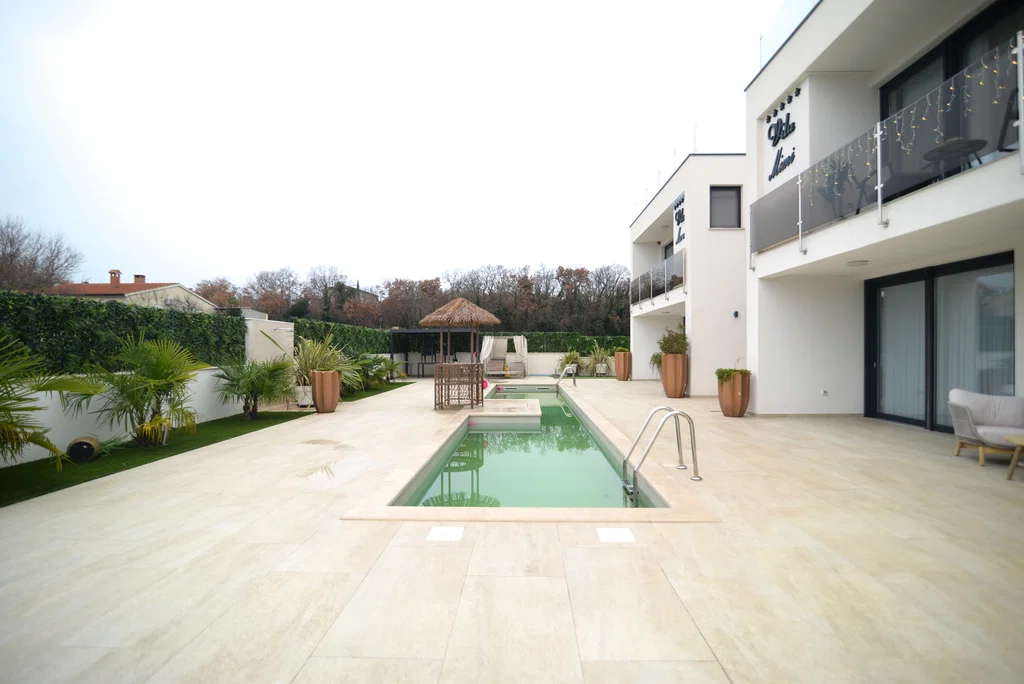 Maison à Poreč, Croatie, 415 m² - image 2