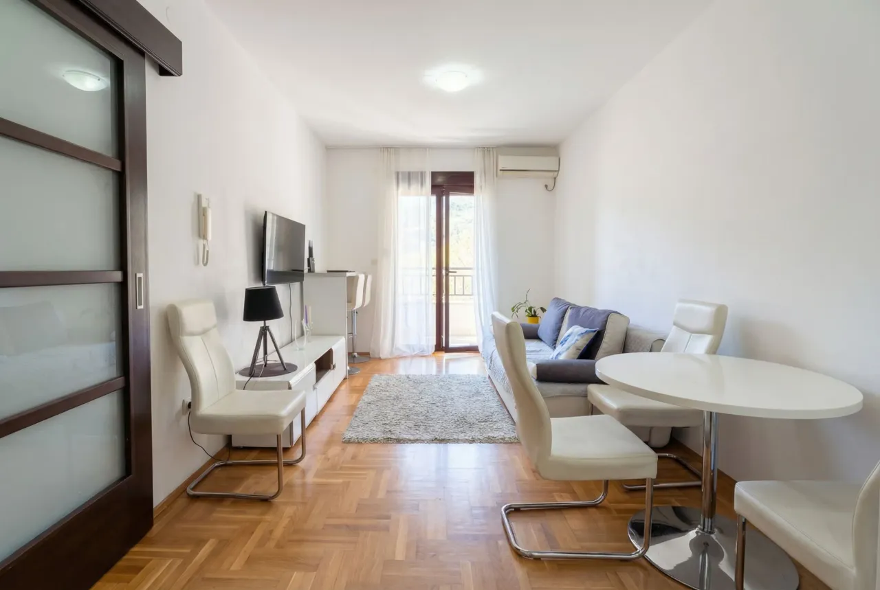 Flat in Budva, Montenegro, 43 m² - picture 1