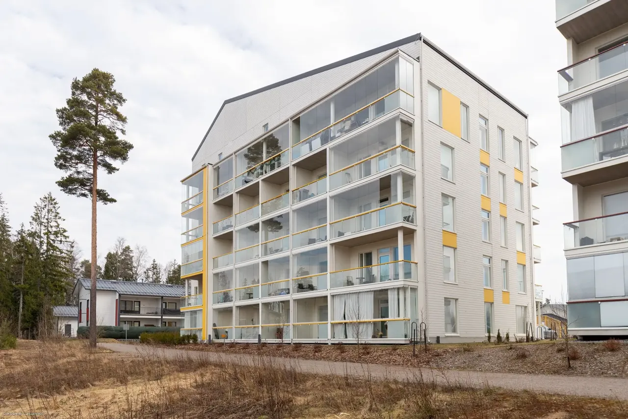 Commercial apartment building in Helsinki, Finland, 70 m² - picture 1