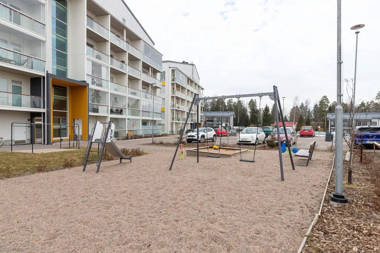 Commercial apartment building in Helsinki, Finland, 70 m² - picture 10