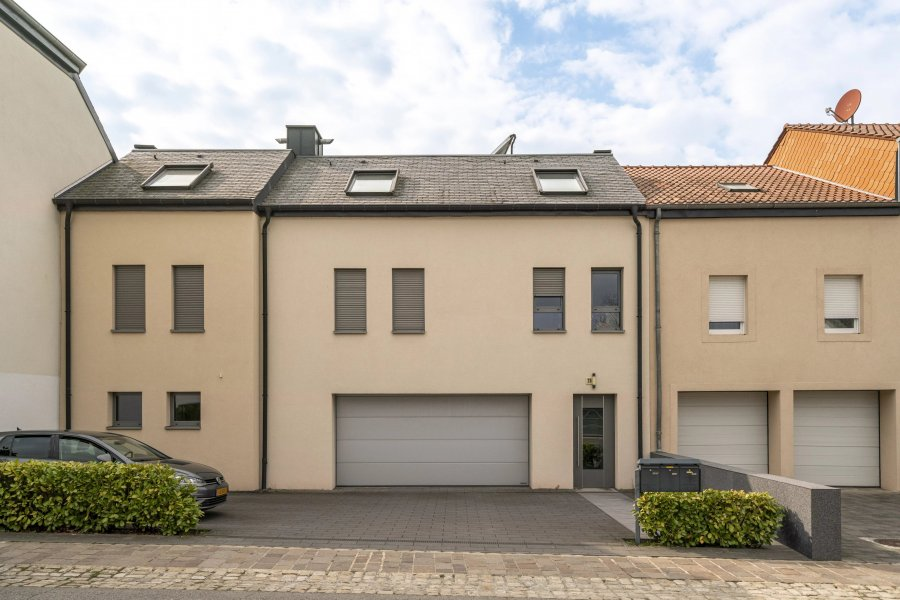 Flat in Luxembourg, Luxembourg, 106 m² - picture 1