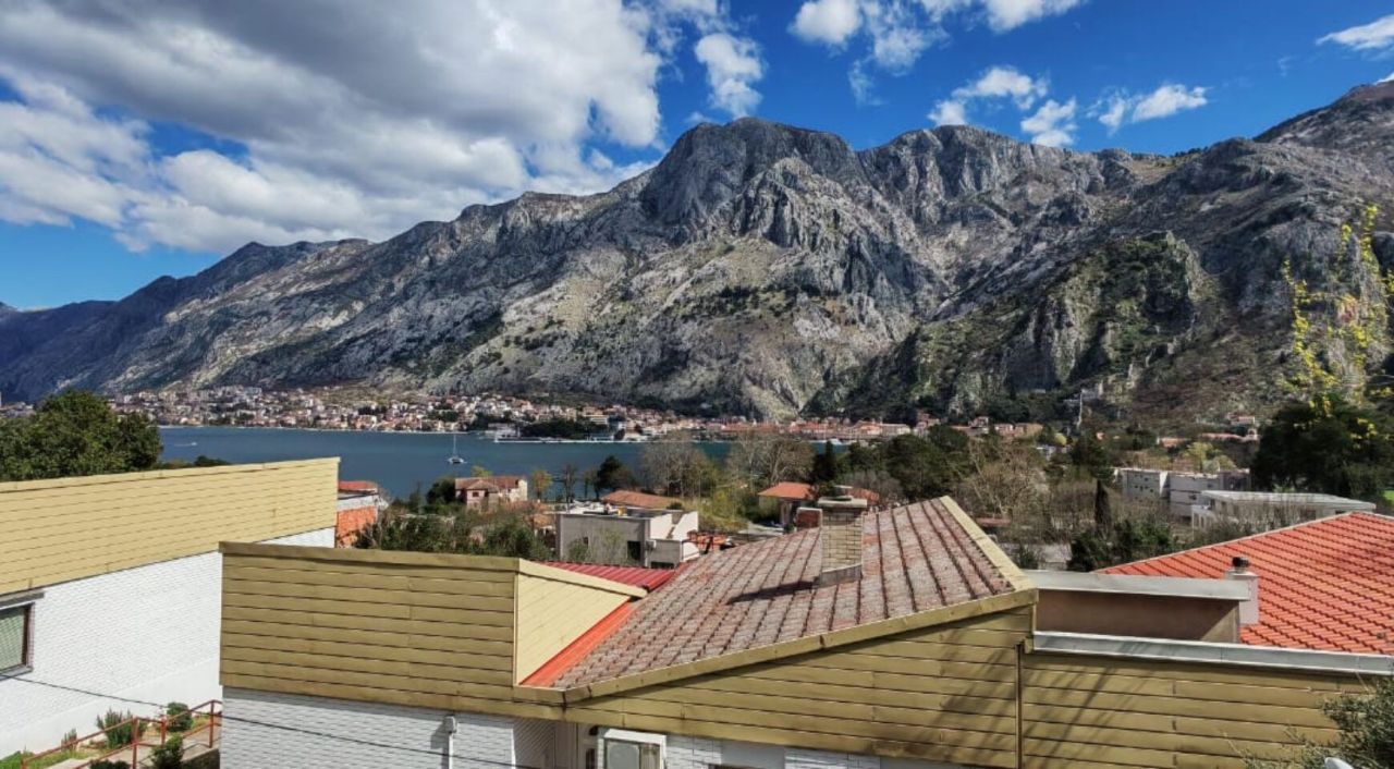 Casa en Kotor, Montenegro, 120 m² - imagen 3