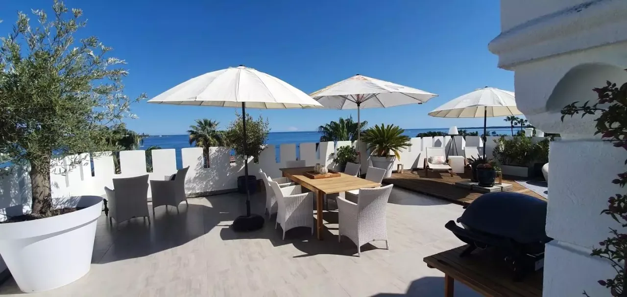 Apartment in Cannes, France, 183 m² - picture 8
