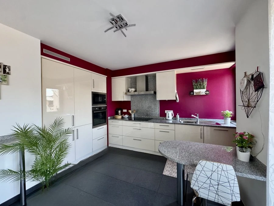 Flat in Luxembourg, Luxembourg, 122 m² - picture 3
