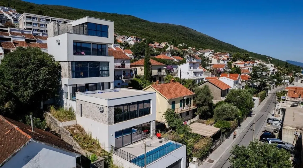 Villa a Tivat, Montenegro, 200 m² - foto 12