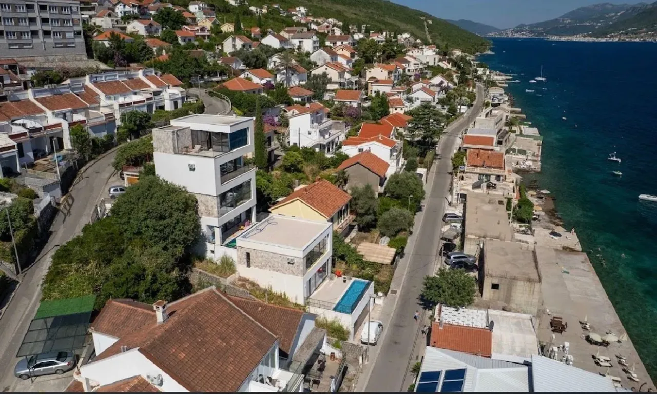 Villa a Tivat, Montenegro, 200 m² - foto 13