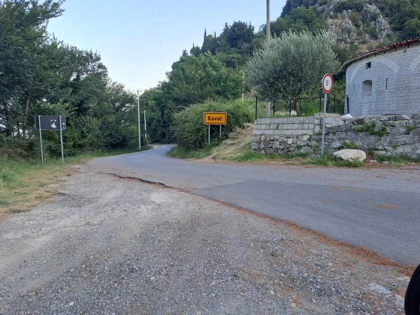 Terreno a Kavac, Montenegro, 7 627 a - foto 1