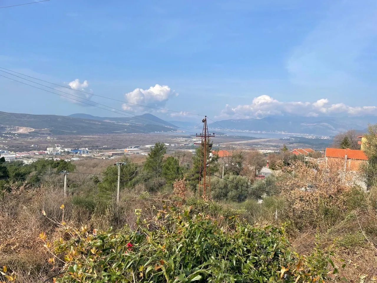 Land in Tivat, Montenegro, 1 995 m² - picture 1