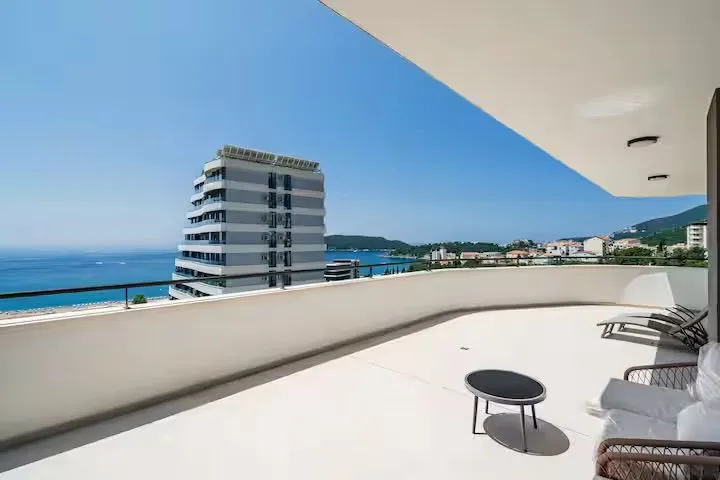 Apartment in Budva, Montenegro, 117 m² - picture 11