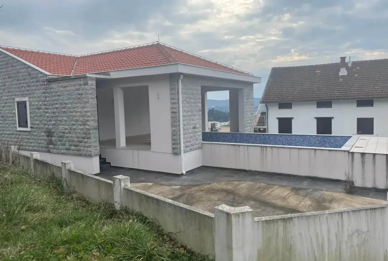 Villa à Tivat, Monténégro, 341 m² - image 4