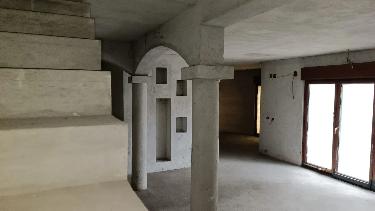 Haus in Podgorica, Montenegro, 381 m² - Foto 3