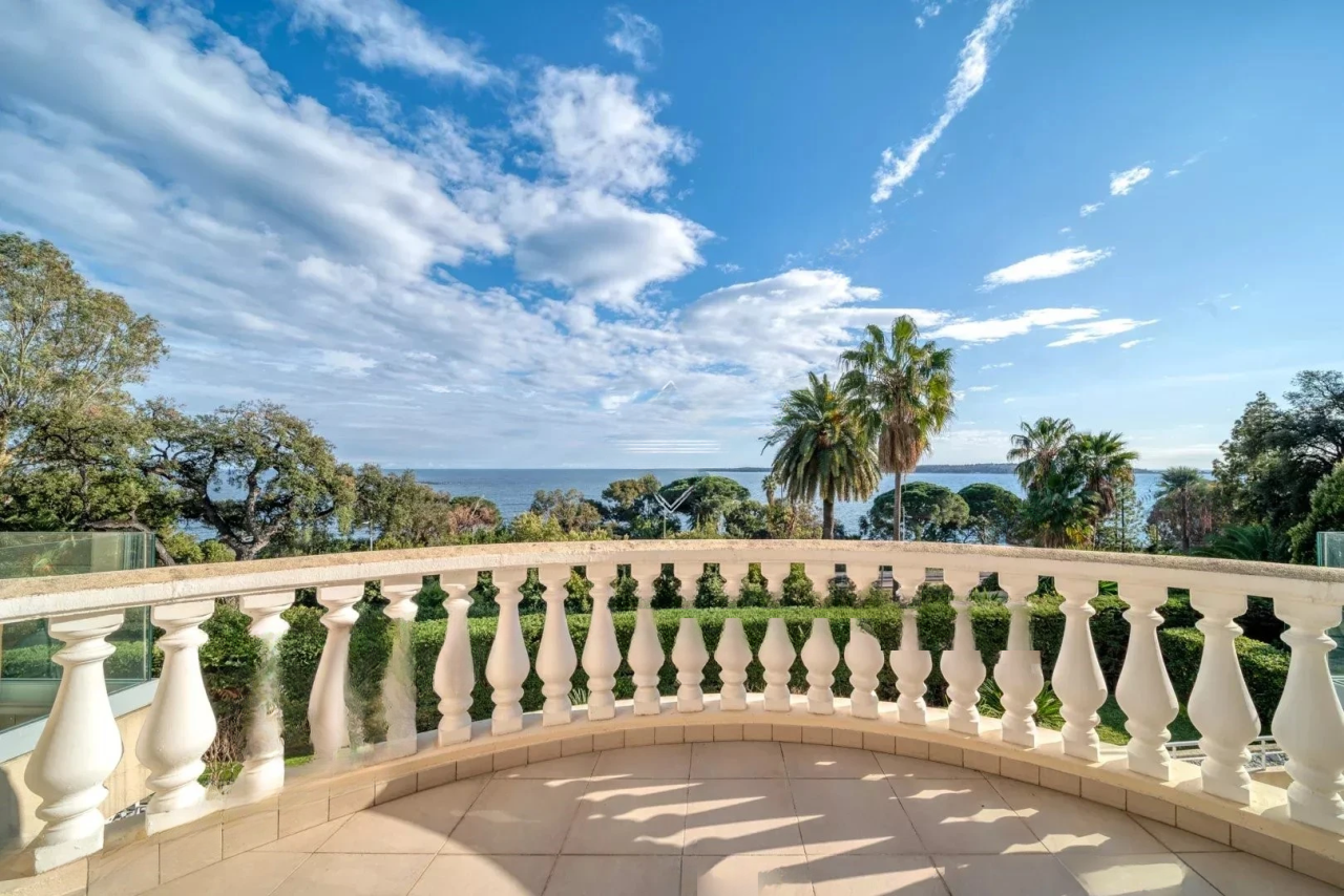 Flat in Cannes, France, 180 m² - picture 4