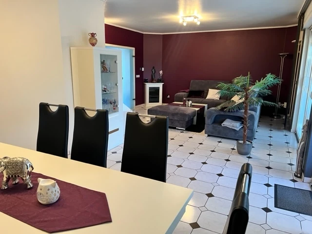 Flat in Luxembourg, Luxembourg, 260 m² - picture 3