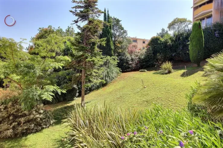 Flat in Cannes, France, 50 m² - picture 1
