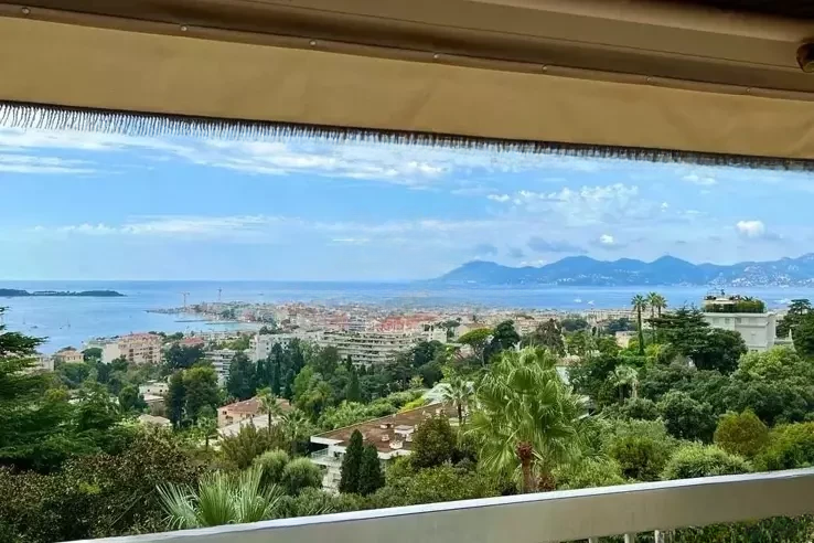 Flat in Cannes, France, 110 m² - picture 1