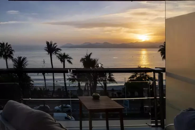 Flat in Cannes, France, 90 m² - picture 1