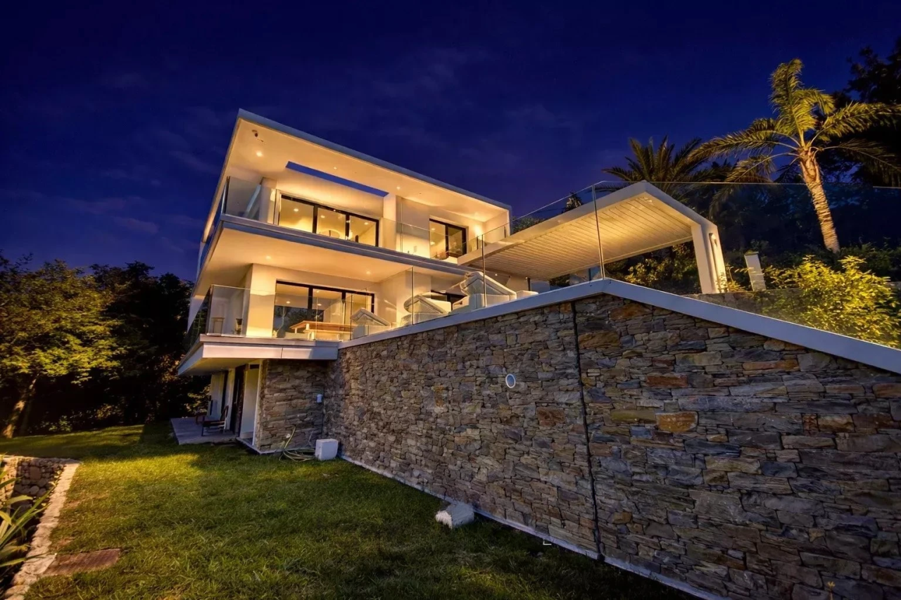 Flat in Cannes, France, 260 m² - picture 8