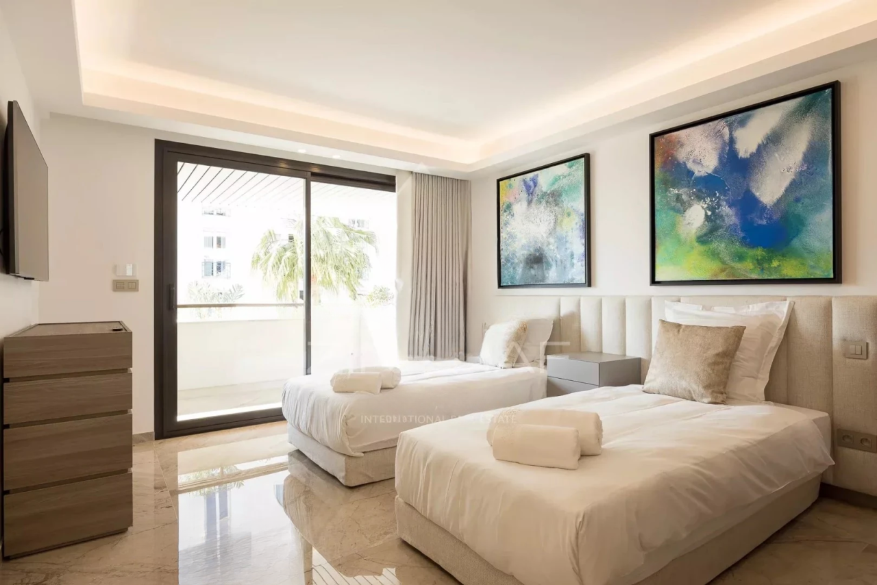 Flat in Cannes, France, 324 m² - picture 15