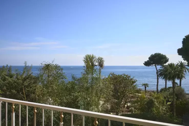 Flat in Cannes, France, 102 m² - picture 1
